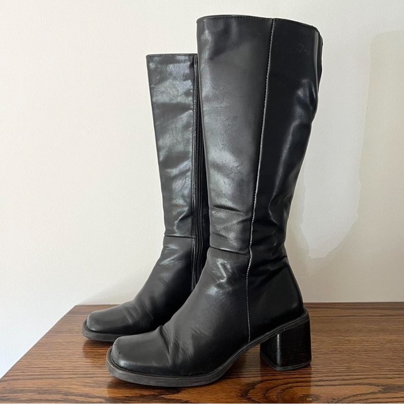 leather heeled boots - Picture 6 of 9